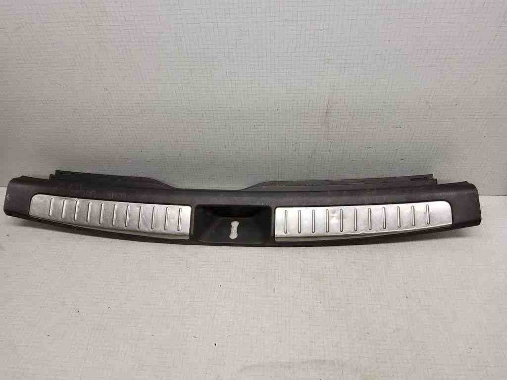 TOYOTA Avensis 2 generation (2002-2009) Обделка замка багажника 5838705090 32543887