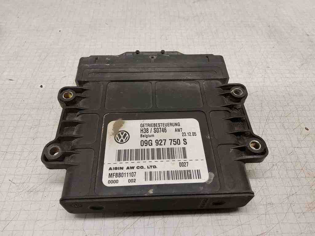 VOLKSWAGEN Passat B6 (2005-2010) Gearbox Control Unit 32545418