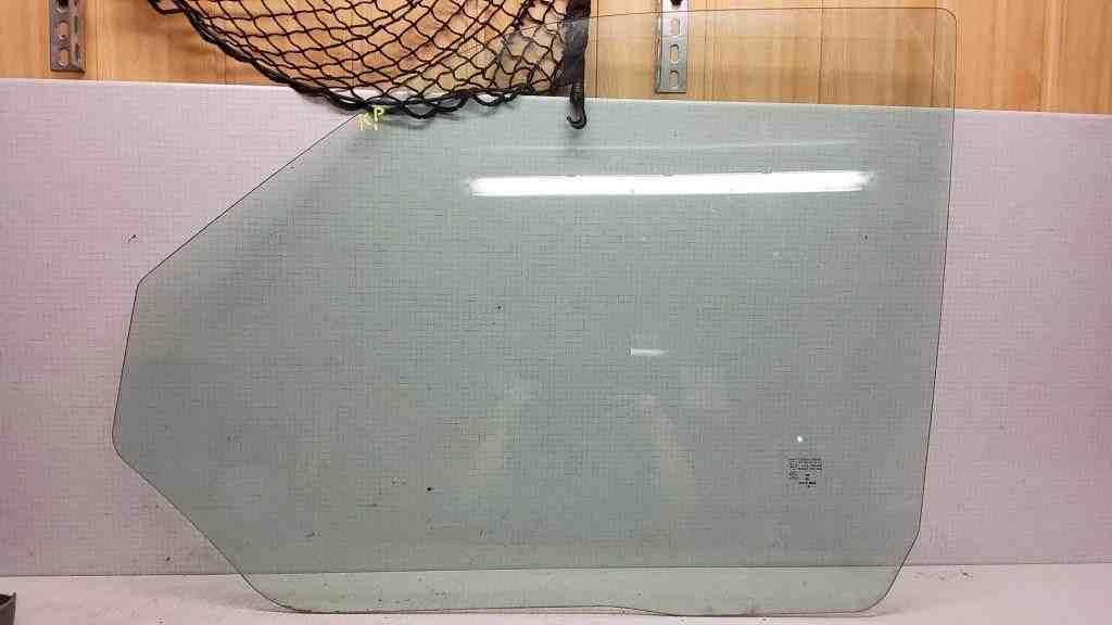 VOLKSWAGEN Transporter T5 (2003-2015) Priekšējo kreiso durvju stikls 32556639
