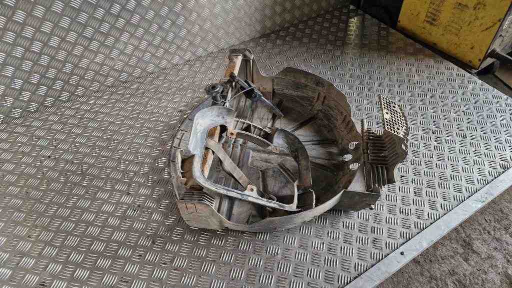 BMW X3 E83 (2003-2010) Rezerves riteņa turētājs 51713402101,74850610,51717053277 32557546