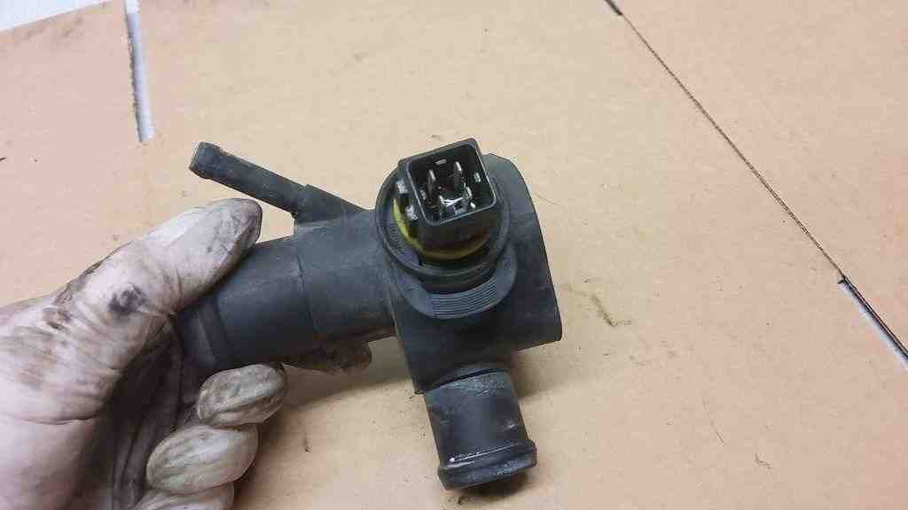 SEAT Alhambra 1 generation (1996-2010) Coolant Hose Pipe 028121132 32559923