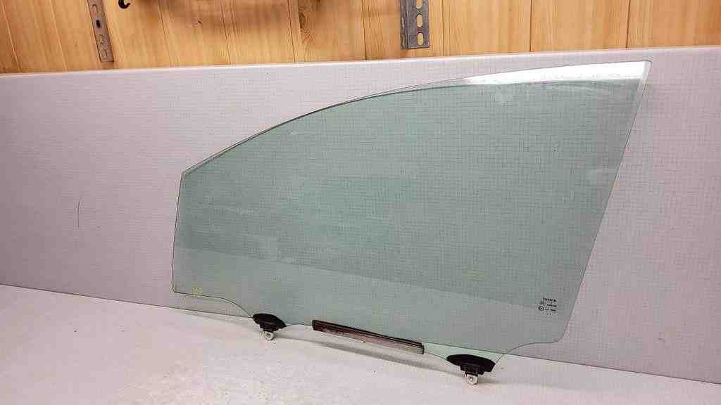 TOYOTA Verso 1 generation (2009-2015) Priekšējo kreiso durvju stikls 43R00097 32560526
