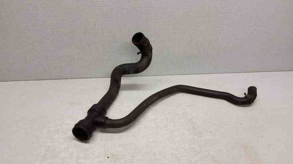 AUDI A4 B5/8D (1994-2001) Coolant Hose Pipe 8D0121055F 32561936
