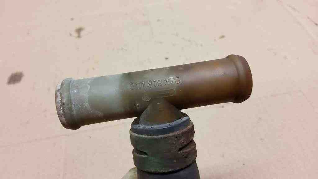 VOLKSWAGEN Multivan T5 (2003-2015) Coolant Hose Pipe 701819876 32562727