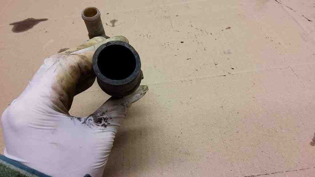VOLKSWAGEN Multivan T5 (2003-2015) Coolant Hose Pipe 701819876 32562727