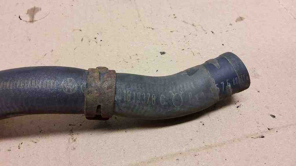 VOLKSWAGEN Multivan T5 (2003-2015) Coolant Hose Pipe 32562731