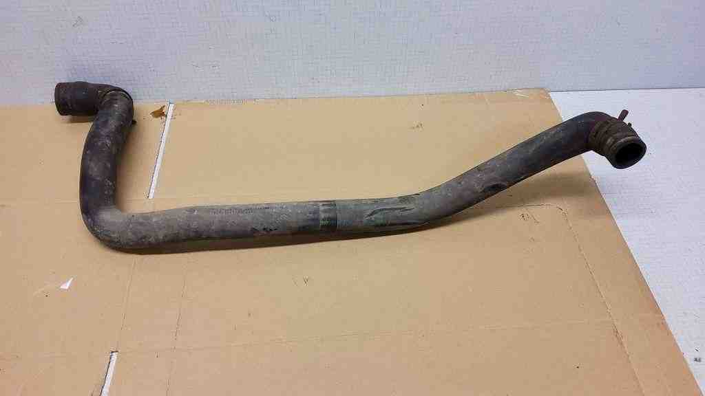 VOLKSWAGEN Multivan T5 (2003-2015) Coolant Hose Pipe 32562735
