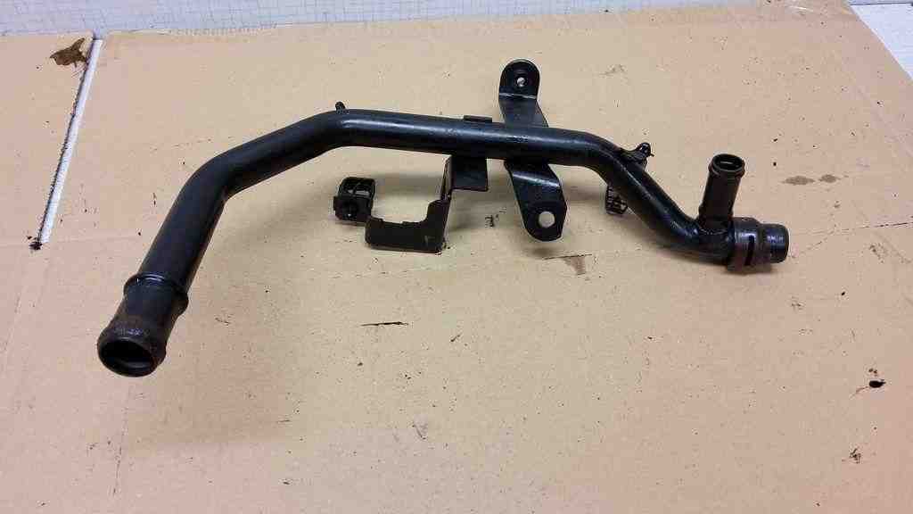 AUDI A4 B5/8D (1994-2001) Coolant Hose Pipe 028121065 32562740