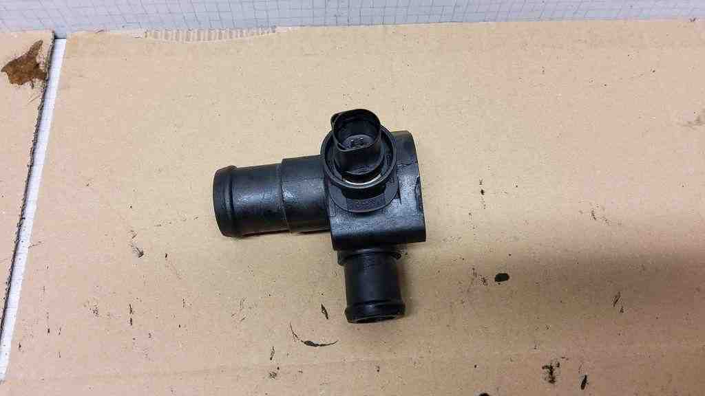 AUDI A4 B5/8D (1994-2001) Coolant Hose Pipe 028121132 32562742