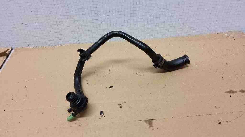 AUDI A4 B5/8D (1994-2001) Coolant Hose Pipe 32562743
