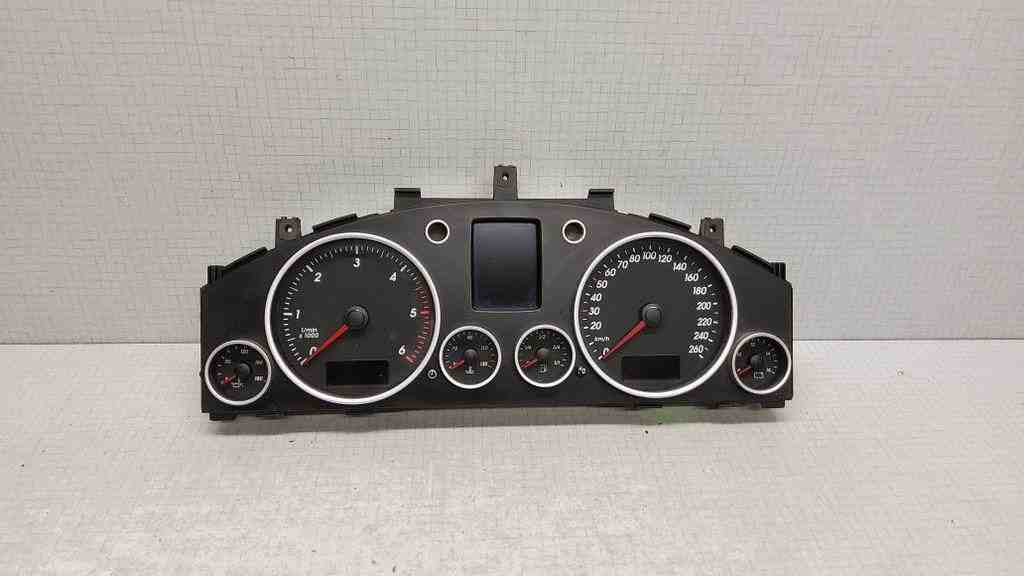 VOLKSWAGEN Touareg 1 generation (2002-2010) Instrumentu panelis/spidometrs 0263654516V,7L6920870L 32564167