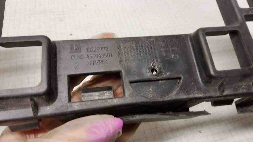 OPEL Astra J (2009-2020) Front Left Bumper Bracket 495048501,13225772 32564646