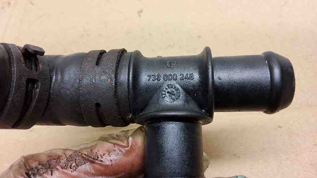 VOLKSWAGEN Transporter T5 (2003-2015) Coolant Hose Pipe 738000248 32566162