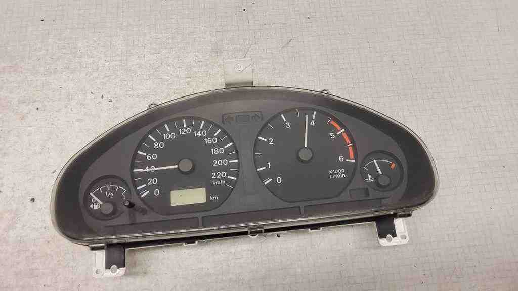MITSUBISHI Space Star 1 generation (1998-2005) Instrumentu panelis/spidometrs 218267314,MR480209,2573201840,N602085361,216539116B,216267294 32566266