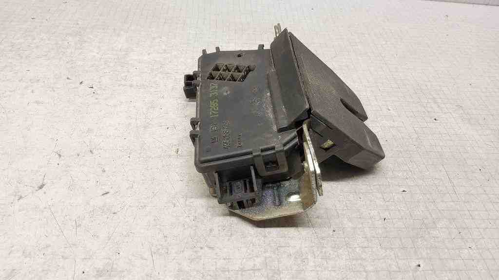 OPEL Astra J (2009-2020) Замок крышки багажника 495058724,172853137 32566650