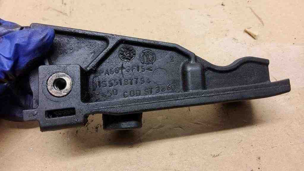 OPEL Zafira B (2005-2010) Other Engine Compartment Parts C0DST3860,01S55187754 32566896