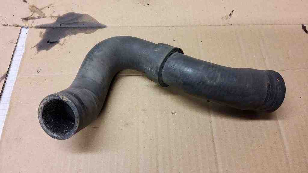 VOLKSWAGEN Transporter T5 (2003-2015) Coolant Hose Pipe 32567178