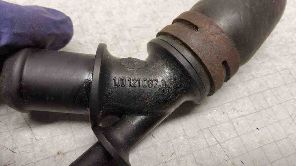 VOLKSWAGEN Transporter T5 (2003-2015) Coolant Hose Pipe 1J0121087D 32567268