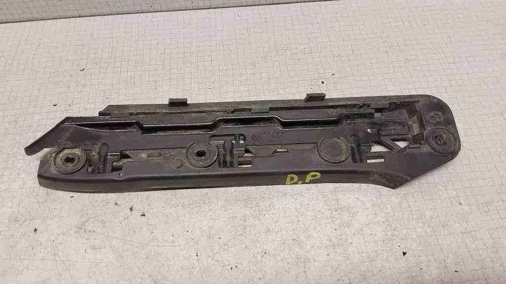VOLKSWAGEN Caddy 3 generation (2004-2015) Держатель бампера передний правый 1T0807050,1T0807936 32567970