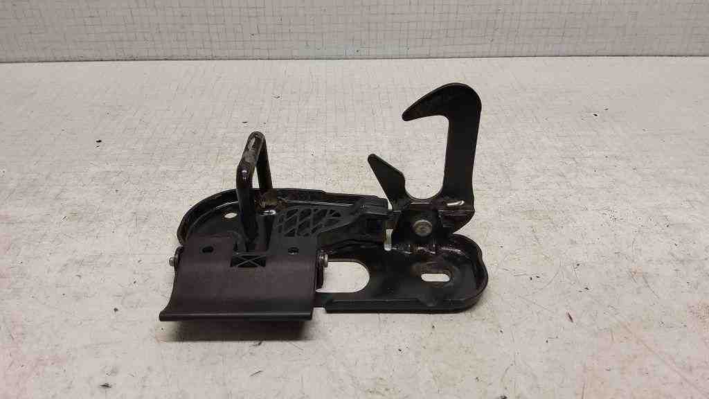 VOLKSWAGEN Caddy 3 generation (2004-2015) Bonnet Safety Latch 1T0823460A 32567972