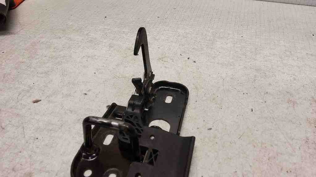 VOLKSWAGEN Caddy 3 generation (2004-2015) Bonnet Safety Latch 1T0823460A 32567972