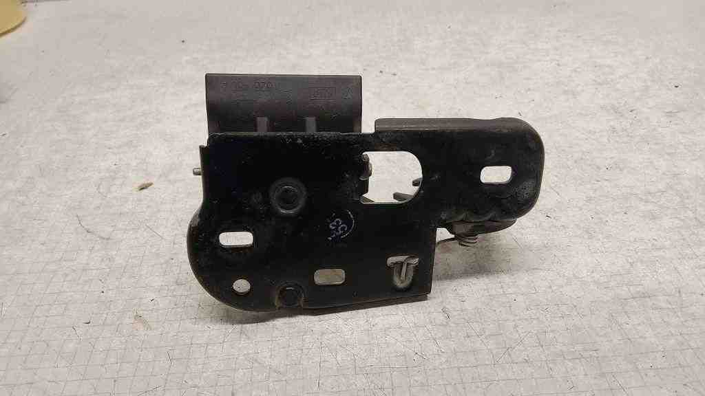 VOLKSWAGEN Caddy 3 generation (2004-2015) Bonnet Safety Latch 1T0823460A 32567972