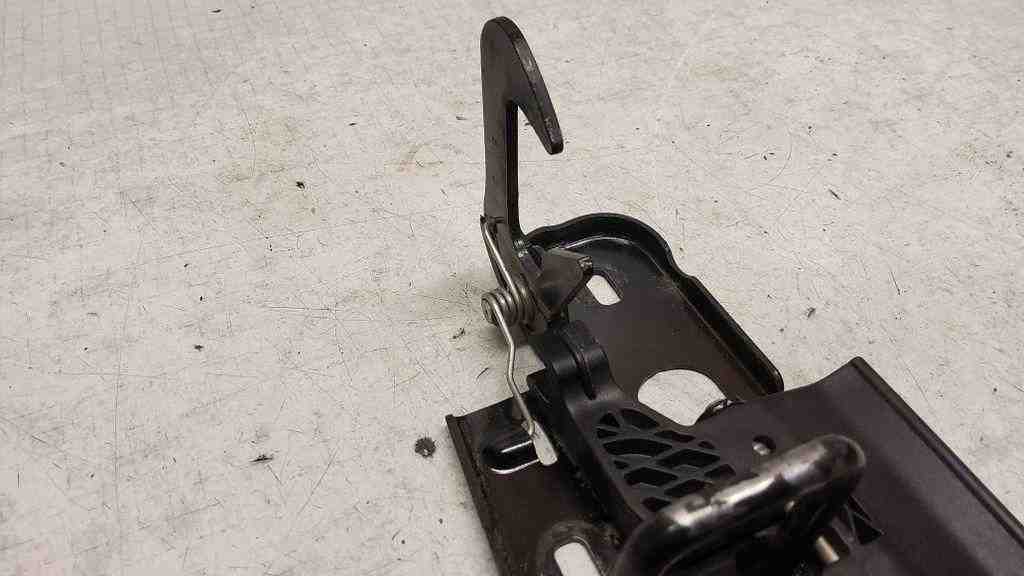 VOLKSWAGEN Caddy 3 generation (2004-2015) Bonnet Safety Latch 1T0823460A 32567972