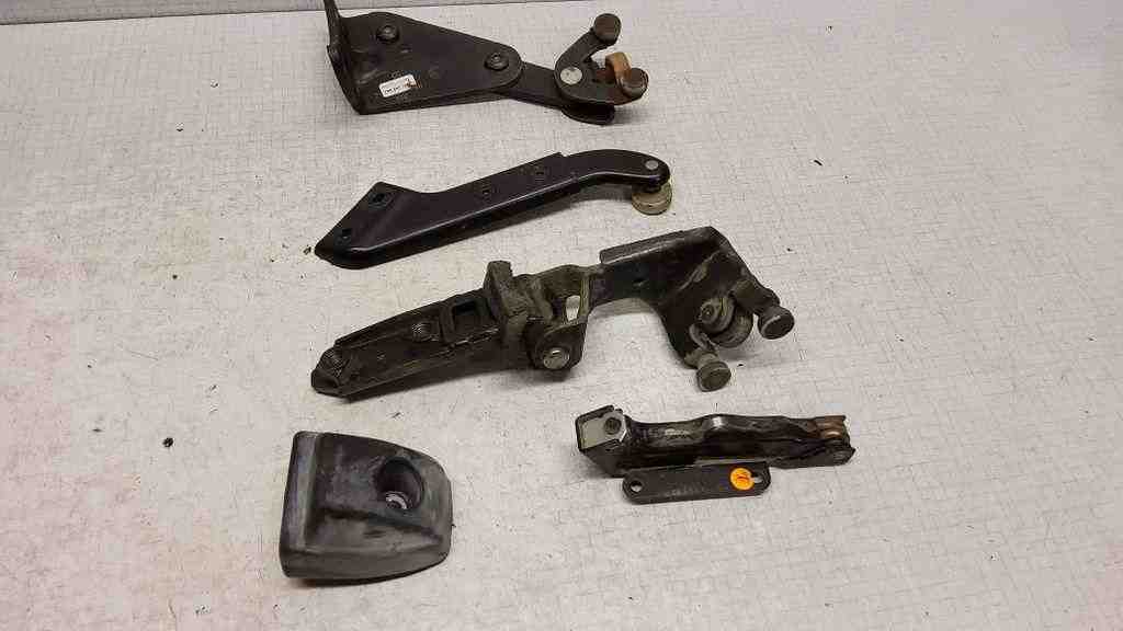 VOLKSWAGEN Transporter T5 (2003-2015)  Sliding door hinge 7H0843436B,7H0843311B,7H0843398B,7H0843414,7H0843336A 32568044