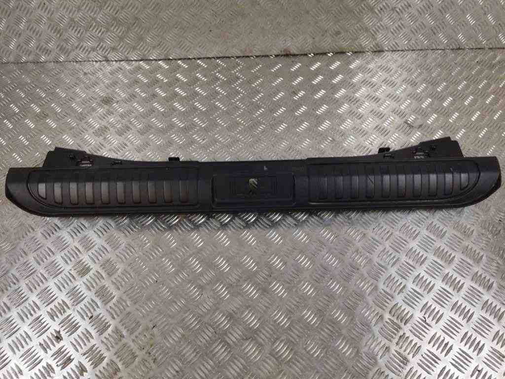 LAND ROVER Range Rover Sport 2 generation (2013-2022) Bagāžas nodalījuma slēdzenes apdare DK62425A92A 32419460