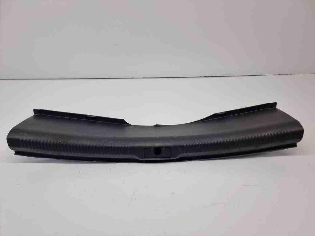 AUDI A5 8T (2007-2016) Bagāžas nodalījuma slēdzenes apdare 8T0863471 32420355