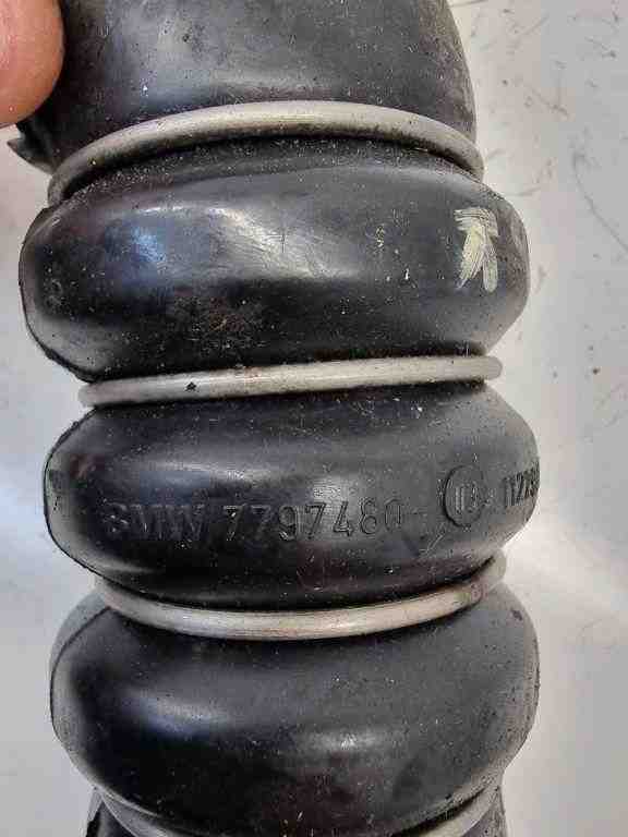 BMW 1 Series E81/E82/E87/E88 (2004-2013) Starpdzesētāja / interkūlera truba 7797480 32422011