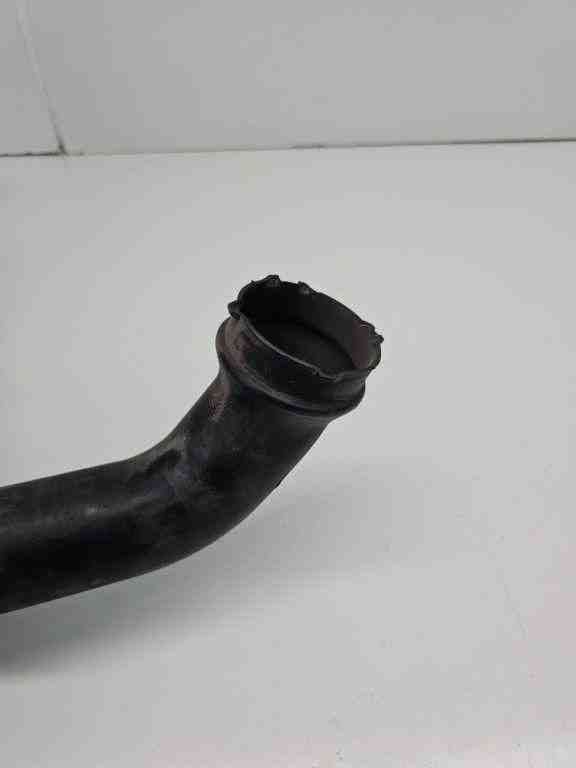 AUDI A4 B9/8W (2015-2024) Starpdzesētāja / interkūlera truba 8W0145673C 32422292