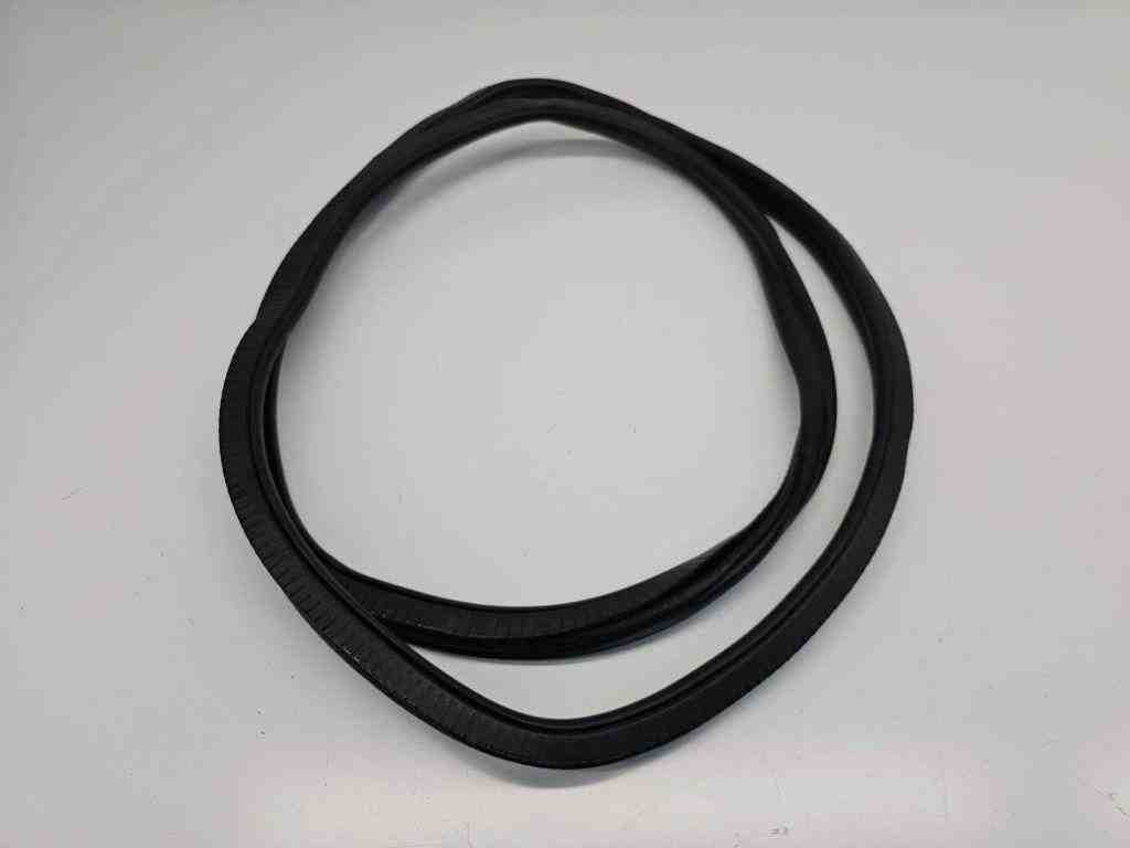 BMW 5 Series G30/G31 (2016-2023) Rear door sealing rubber (on the body) 7381326 32424838