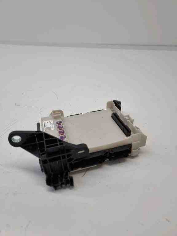 LEXUS RX 4 generation (2015-2024) Boîte à fusibles 8273048Z50A 32425382
