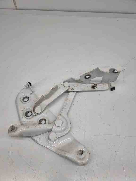 BENTLEY Continental Петля капота передняя левая 3W0823301 32430785