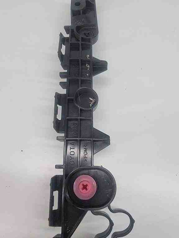 TOYOTA RAV4 5 generation (XA50) (2018-2024) Aizmugurējā labā bampera stiprinājums 5215542050 32432588