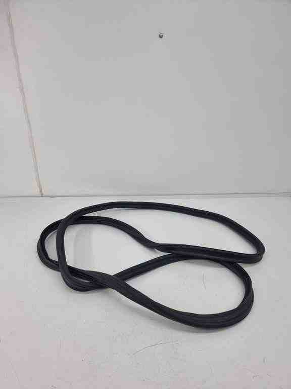 VOLKSWAGEN Passat B7 (2010-2015) Bootlid Seal Rubber 3g9827705b 32435448