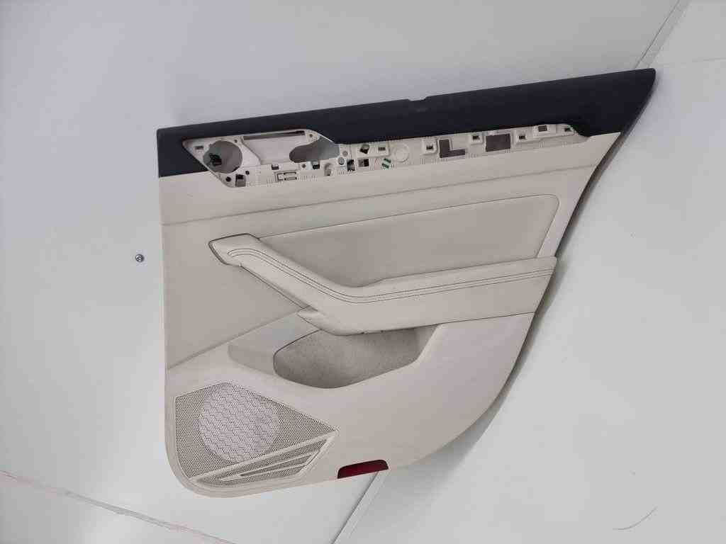 VOLKSWAGEN Passat B7 (2010-2015) Обшивка задней правой двери 3g5867212 32436459