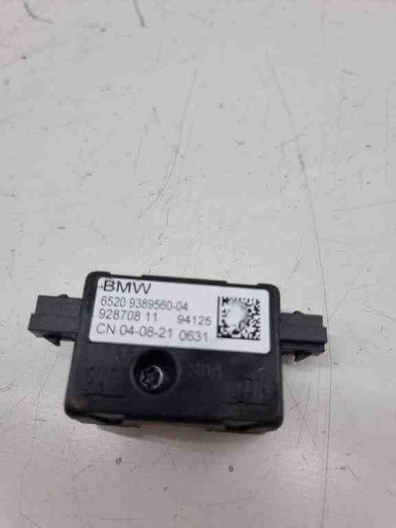 BMW 5 Series G30/G31 (2016-2023) Bootlid Antenna Amplifier 928708 32438623