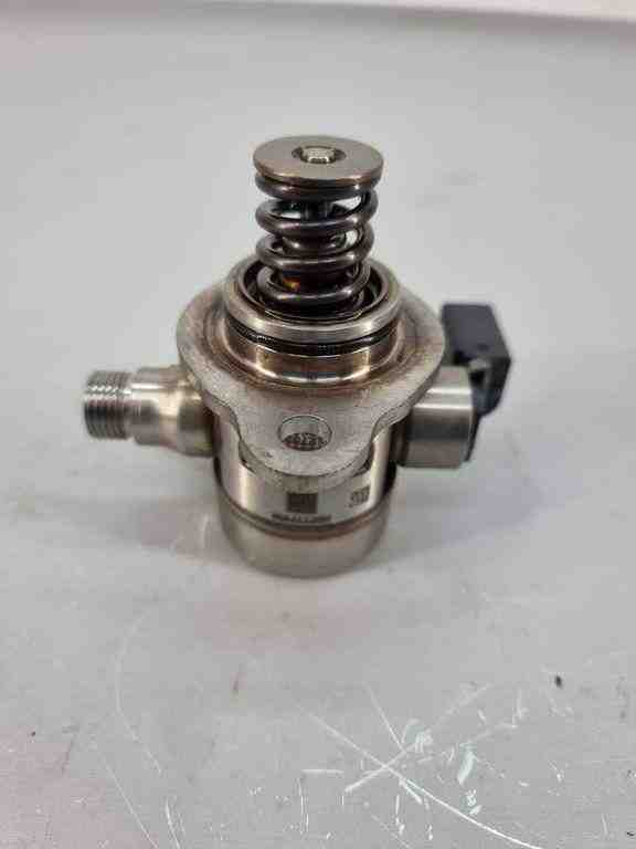 AUDI Q2 1 generation (2016-2024) Fuel Pump 05E127027D 32439122