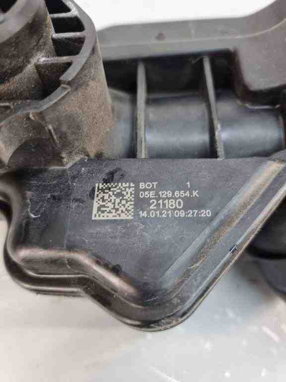 AUDI Q2 1 generation (2016-2024) Breather hose 05E129654K 32439123