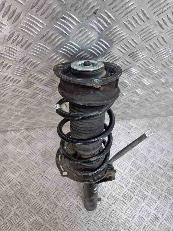 AUDI Q2 1 generation (2016-2024) Front Right Shock Absorber 32439362