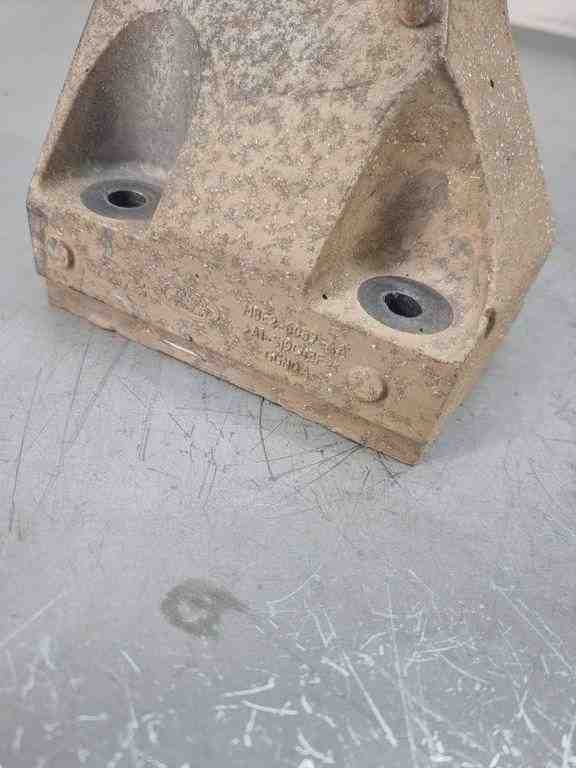 LAND ROVER Range Rover Sport 2 generation (2013-2022) Engine Bracket Right Side M8e26037aa 32440953