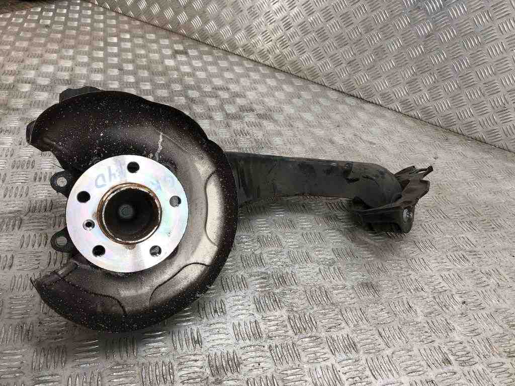 BMW 1 Series F40 (2019-2024) Rear Left Wheel Hub 6799739 32441613