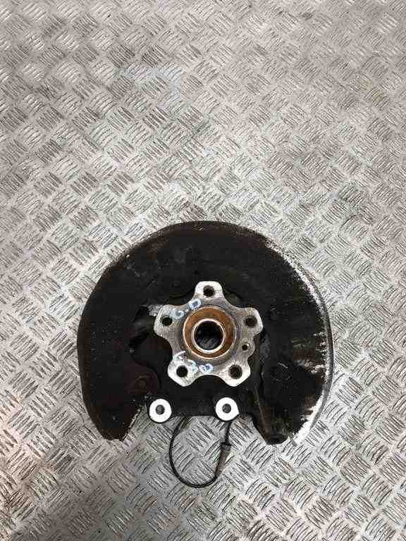 BMW 5 Series G30/G31 (2016-2023) Rear Right Wheel Hub 6866334 32441633