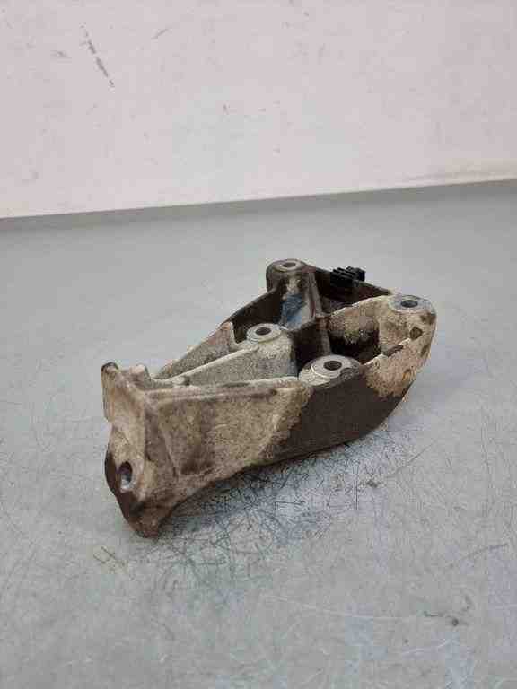 BMW 3 Series F30/F31 (2011-2020) Labais motora stiprinājums 6788609 32441647