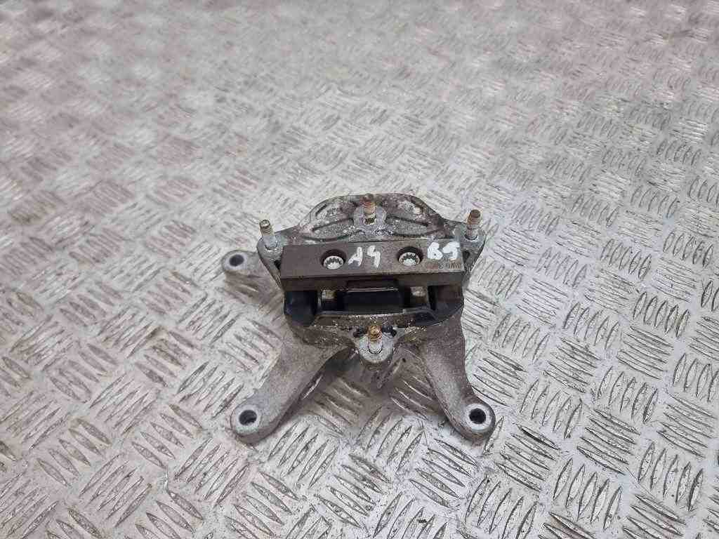 AUDI A4 B9/8W (2015-2024) Подушка коробки передач 8w0399292b,8w0399118c 32442804