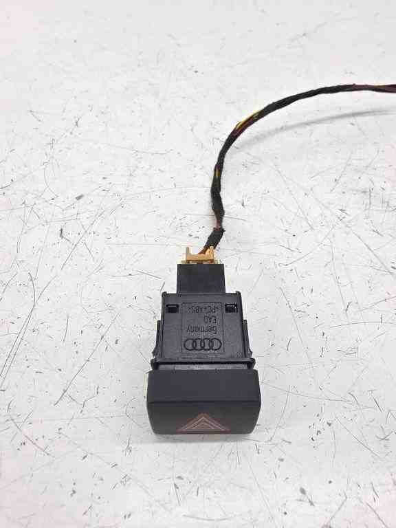 AUDI A4 B9/8W (2015-2024) кнопка опасности 8W0941509A 32443453
