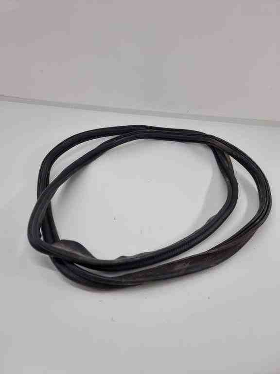 AUDI A4 B9/8W (2015-2024) Bootlid Seal Rubber 8w5827705c 32443672