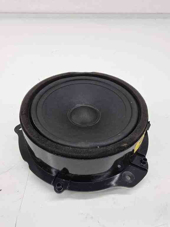 LAND ROVER Range Rover Evoque L538 (1 gen) (2011-2020) Rear Right Door Sound Speaker K8D218808CB 32443806